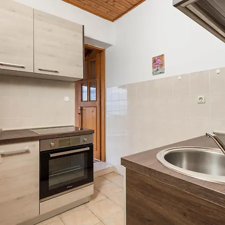 Apartment Gorgeous In With Kitchen